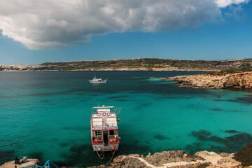 Malta - podróż na wyspę Comino
